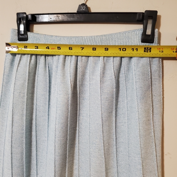 Beautiful Baby Blue Vintage Knit Midi Length Skirt Size 8 Retro Pleated Skirt - Picture 5 of 6